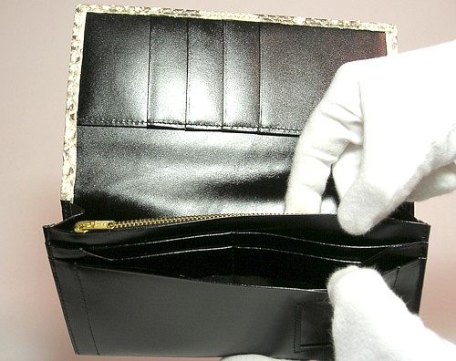 蛇革金箔財布